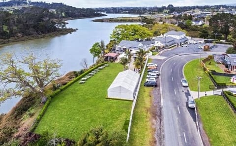 Kayaking Tour of Riverhead's Scenic Waterways near Auckland