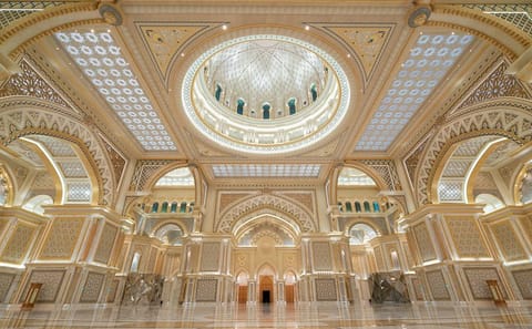 Private Full Day Tour of Abu Dhabi: Grand Mosque and Qasr al Watan