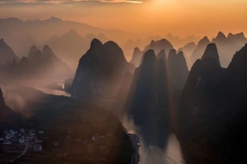 Sunrise Tour at Xianggong Hill in Yangshuo/Guilin