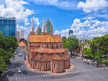 Saigon in a Day: Ho Chi Minh City Sightseeing and Night Food Tour