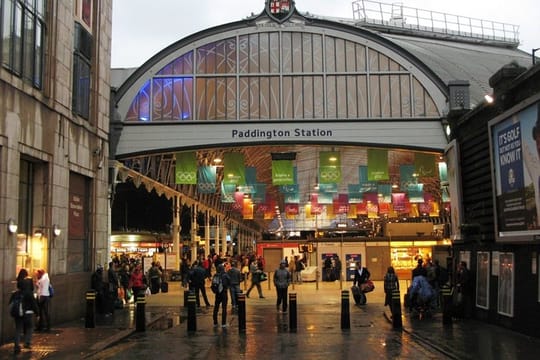 Private transfers between Gatwick Airport - London Paddington Train Station