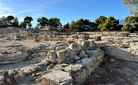 Explore Matala Hippie Caves and Zaros Lake from Heraklion