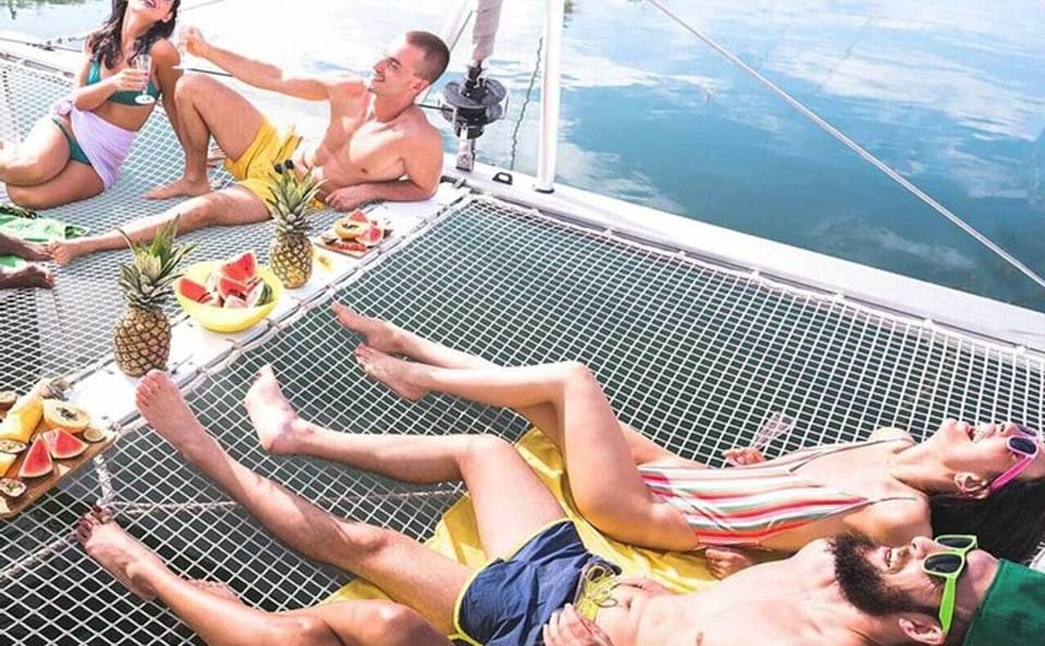 Private Day Cruise along the Athens Riviera in Kallithea