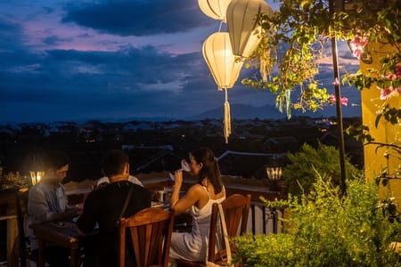 Hoi An Old Town Secret Cocktail Experience with Local Host