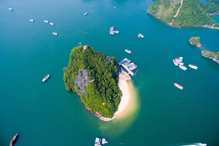 From Hanoi to Halong Bay 1 Day Tour with Scenic Seaplane & Cruise