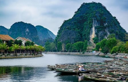 1 Day Luxury Tour to Ninh Binh: Hoa Lu Tam Coc Mua Cave Tour