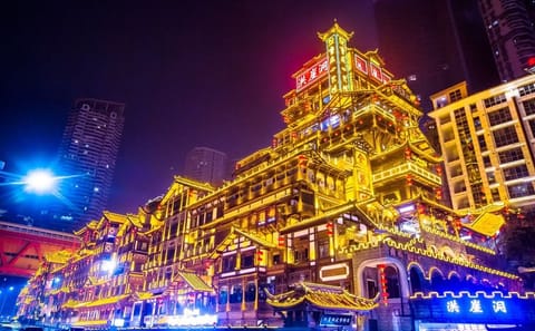 Chongqing Full Day Tour of Scenic Highlights and Architecture