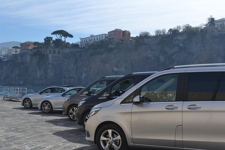 Small-Group Tour of the Amalfi Coast by Minivan with Light Lunch 7