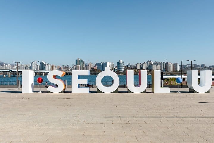 airport pickup, Seoul culture tour, Seoul first‑time visitors,Seoul private tour,hotel pickup, Seoul small group,family‑friendly Seoul,wheelchair accessible Seoul tour,N Seoul Tower,Custom itinerary