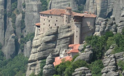 Private Full-Day Tour from Athens to Meteora Monasteries