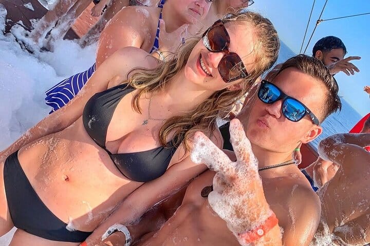 Kemer Gonster XXL Boat Tour with Lunch and Soft Drinks