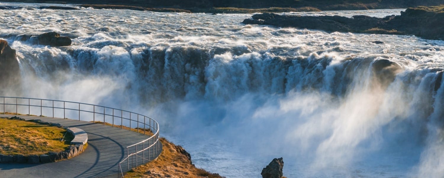 Akureyri: Private Lake Mývatn, Goðafoss & Lava Fields Cruise Tour