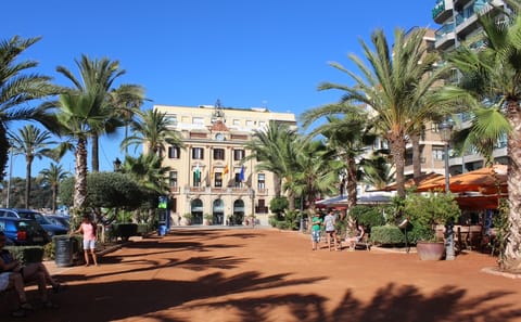 Costa Brava Day Tour with Boat Trip from Barcelona