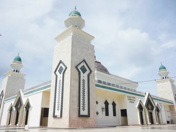 Immersive Oman & Emirates Tour