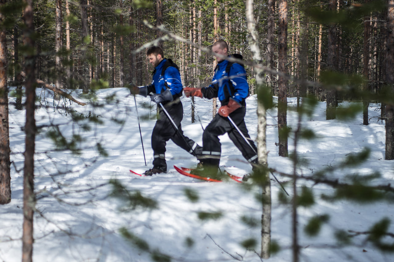 Snowshoe Experience in Lapland Forest - Rovaniemi 4