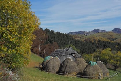 Village life in Transylvanian Carpathian mountains – 8 days