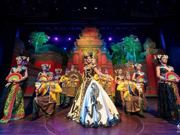 Pattaya : Alcazar Cabaret Admission Ticket