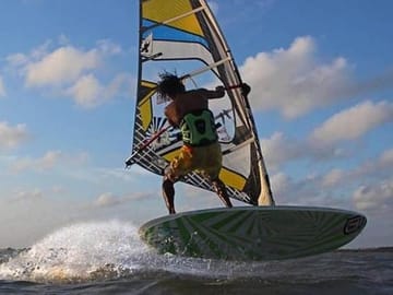 Windsurfing Experience on Bentota's Stunning Coastline