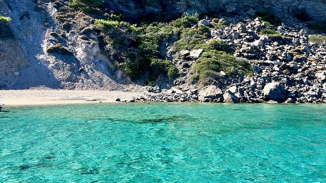 Nisyros - Volcanic beach