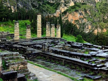 Private Day Tour from Athens to Delphi Archaeological Site