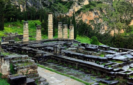 Private Day Tour from Athens to Delphi Archaeological Site