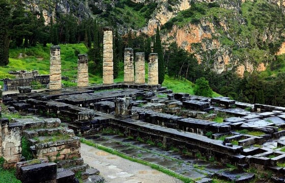1-Day Private Tour from Athens to Delphi Archaeological Sites