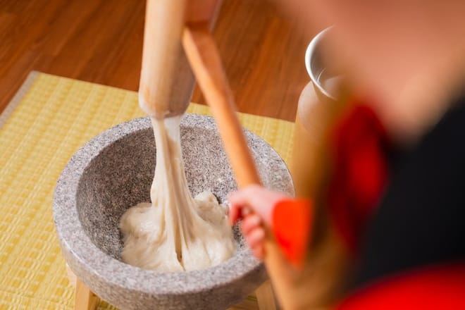 Kyoto Traditional Mochi Pounding Experience with Tasting 6