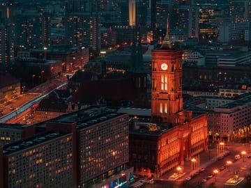 Walking Tour of Berlin's Winterwald at Rotes Rathaus