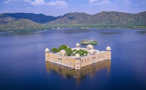 7-Day Cultural Tour of Jaipur, Pushkar, Jodhpur, and Udaipur