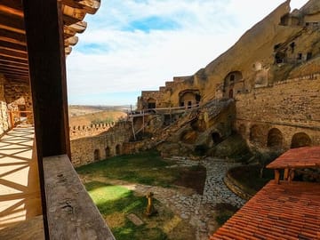4 Full days in Georgia with private tour, free aiport