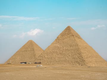 Great Pyramids Tour with Lunch in Giza, Cairo