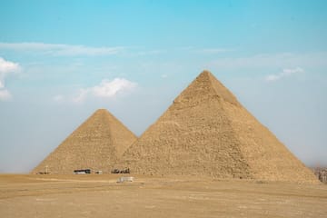 Great Pyramids Tour with Lunch in Giza, Cairo