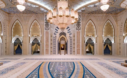 Abu Dhabi City Tour: Explore Culture and Landmarks