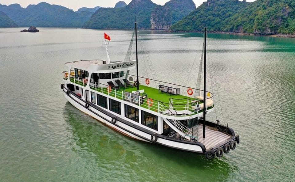 Light Cruise – Halong Deluxe Day Cruise with Small Group on Boat