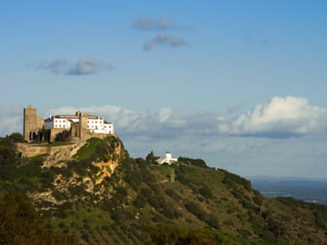 Private Full Day Tour of Sesimbra and Arrábida from Lisbon