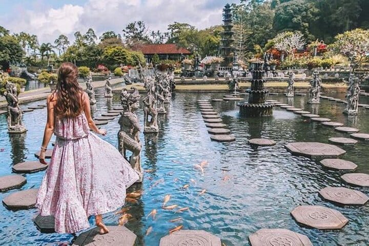 East of Bali Tour with Lempuyang Temple, Waterfall, Tirta gangga 9