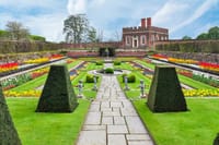 Hampton Court Palace &amp; Garden