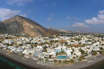 Private Half-Day Beach Tour of Kamari and Vlichada in Santorini
