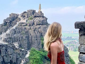 Ninh Binh 2-Day Tour from Hanoi: Hoa Lu, Tam Coc, Mua Cave