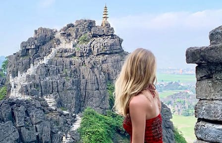 Ninh Binh 2-Day Tour from Hanoi: Hoa Lu, Tam Coc, Mua Cave