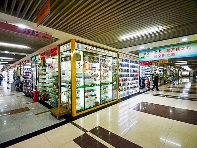 Yiwu Private English Guide & Interpreter: Trade City & Factory Visits