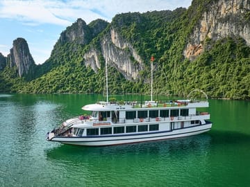 PREMIUM Halong Day Trip, Buffet Lunch, Cave, Island & Jacuzzi