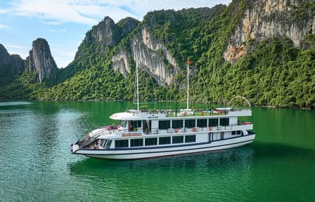 PREMIUM Halong Day Trip, Buffet Lunch, Cave, Island & Jacuzzi