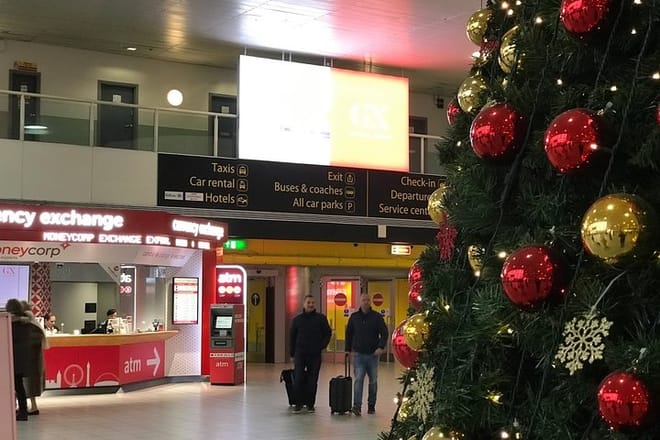 Gatwick Airport Private Transfers to/from London (Postcode E1 to E14) 2