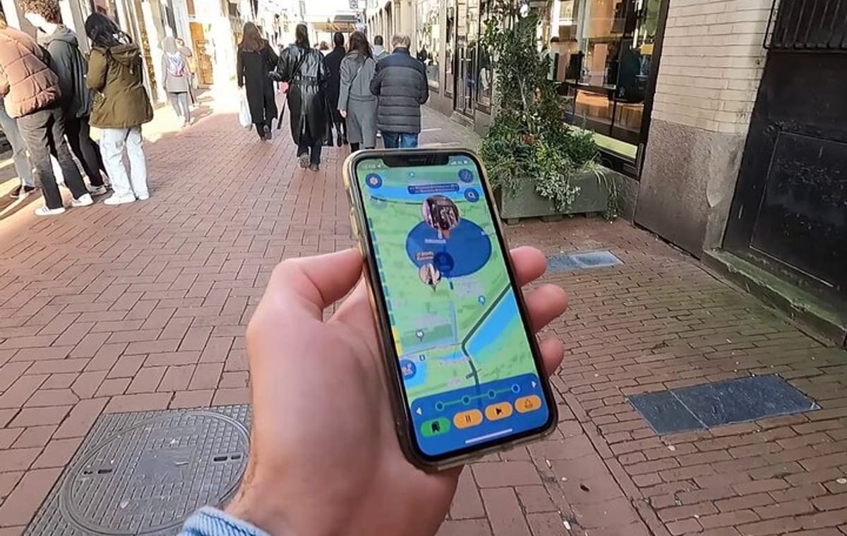 Coffeeshops Smartphone App Self-Guided GPS Walking Tour