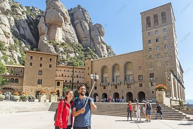 Montserrat tour – Cobblestone Road Barcelona