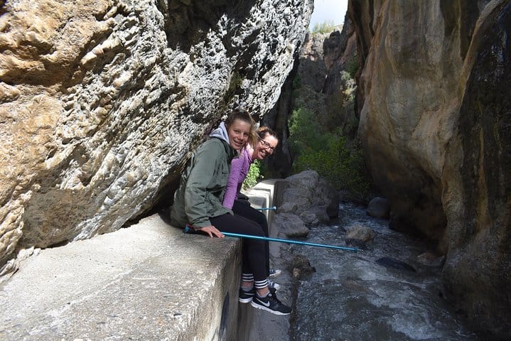 Hiking in the Canyon of the Monachil Cubs in Granada 5