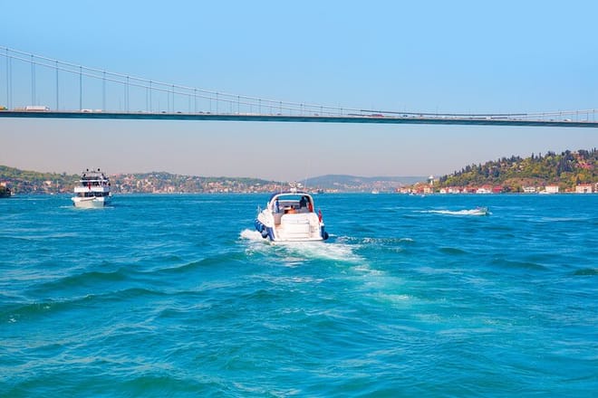 Private Bosphorus Yacht Cruise 8