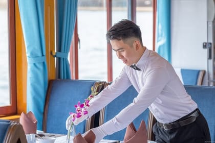 Wonder Bay Cruise Halong Day Boat Tour from Harbor (34 Paxs Max)