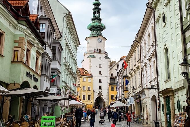 4 Days / 3 nights Vienna-Prague-Bratislava Private Tour Package from Budapest 4